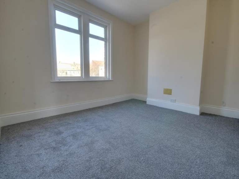 Flat Hexham Road in Newcastle upon Tyne