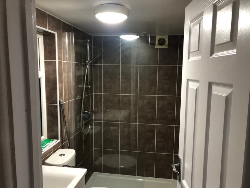 Room Ryvers Road in Slough