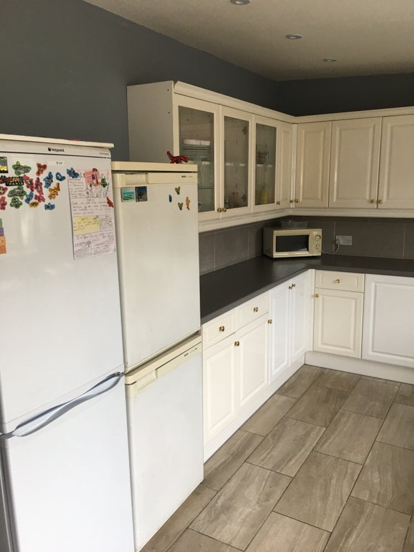 Room Ryvers Road in Slough