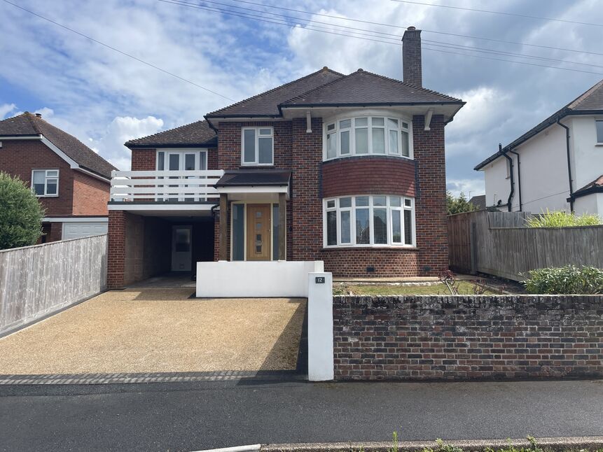 House Roundhill Close in Exeter