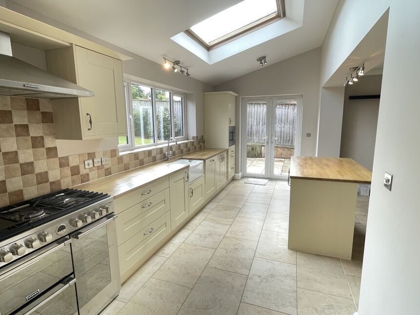 House Roundhill Close in Exeter