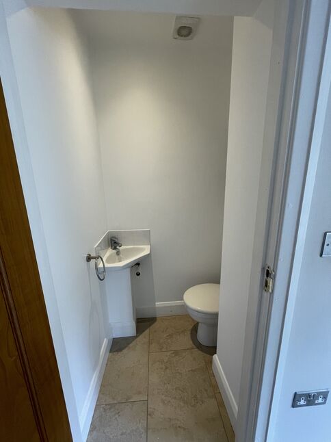 House Roundhill Close in Exeter