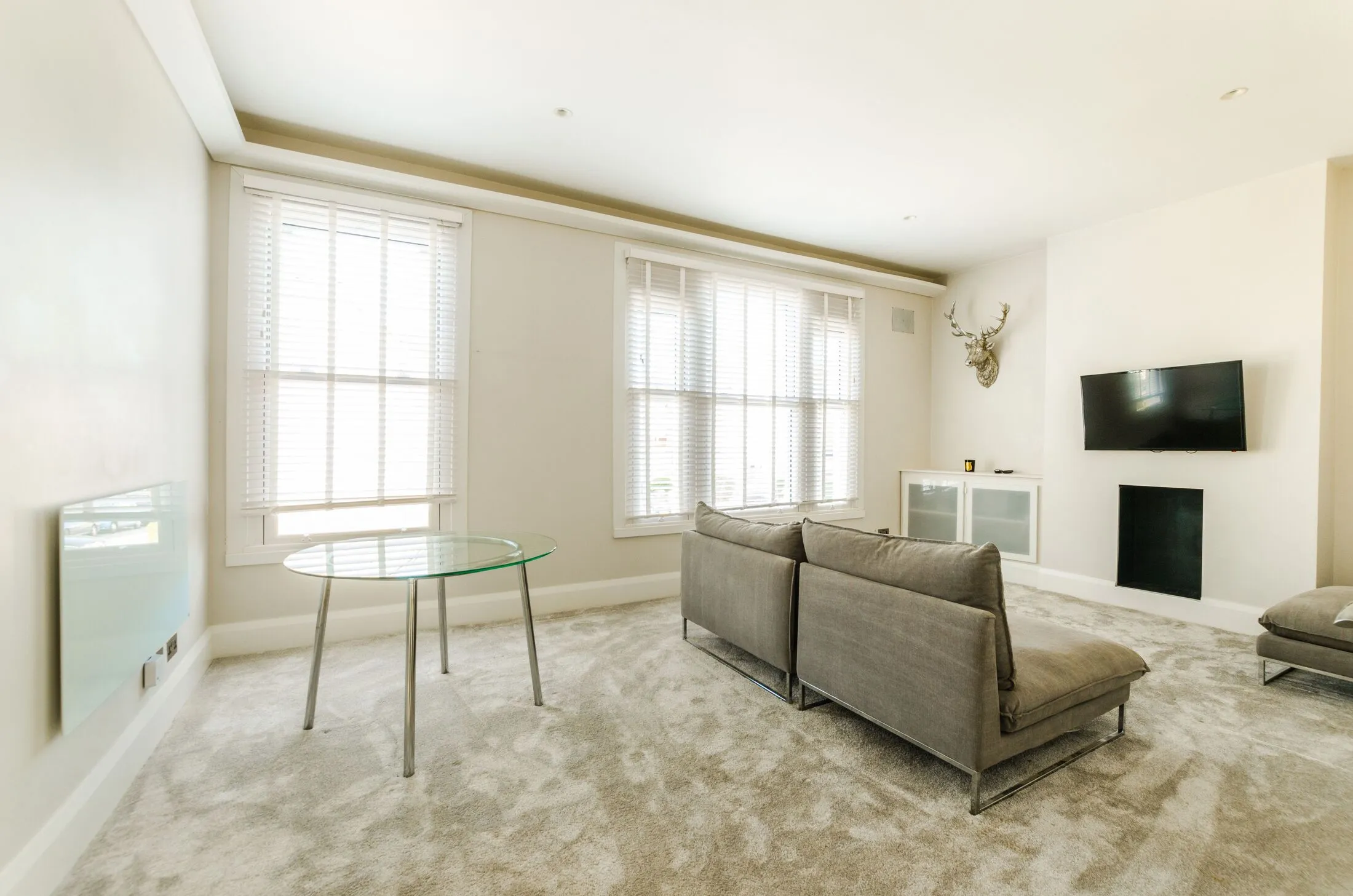 Flat Gladwell Road in Greater London