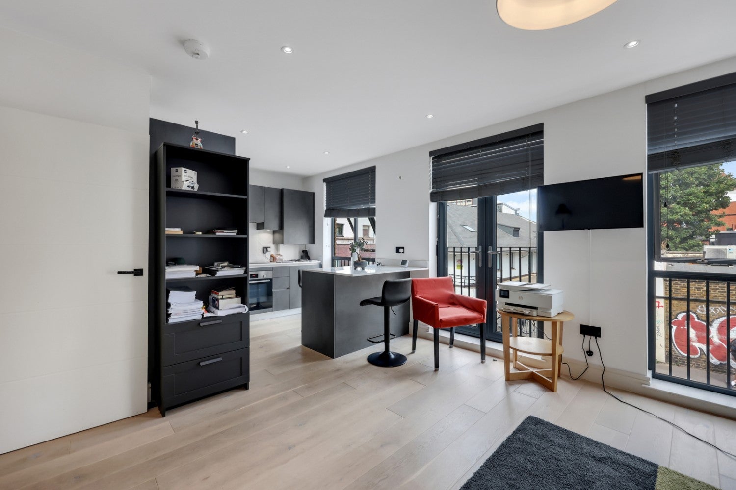 Flat Florida Street in Greater London