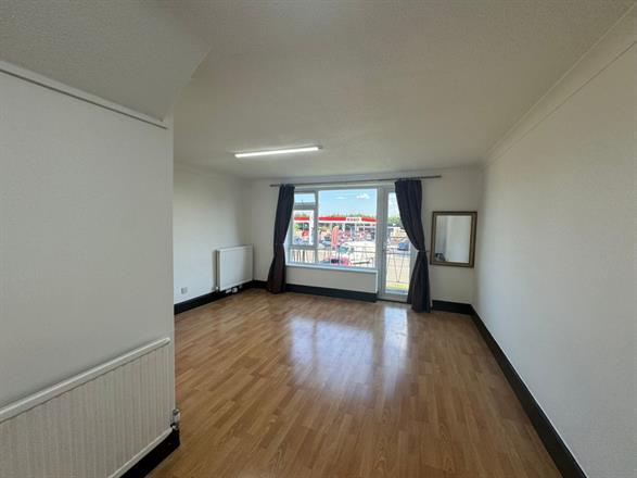 Flat Marlow Road in High Wycombe