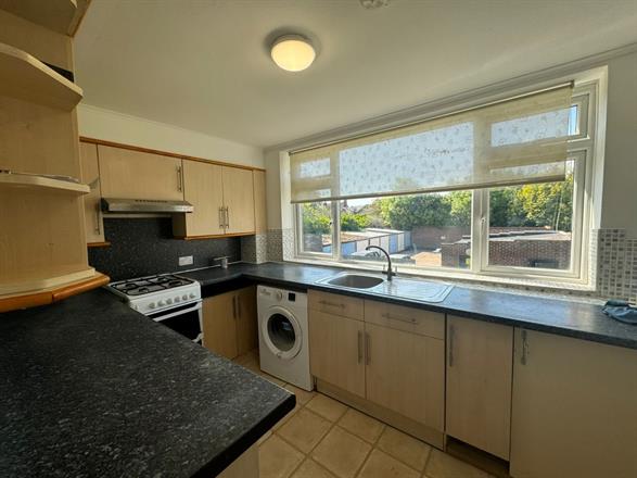 Flat Marlow Road in High Wycombe