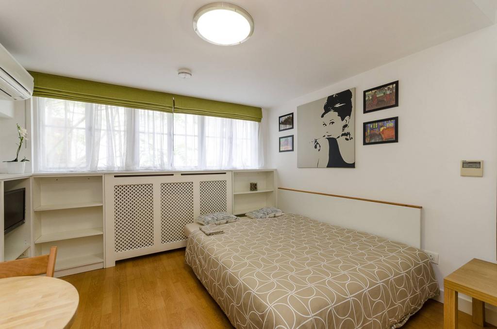 Flat Gloucester Street in City of Westminster