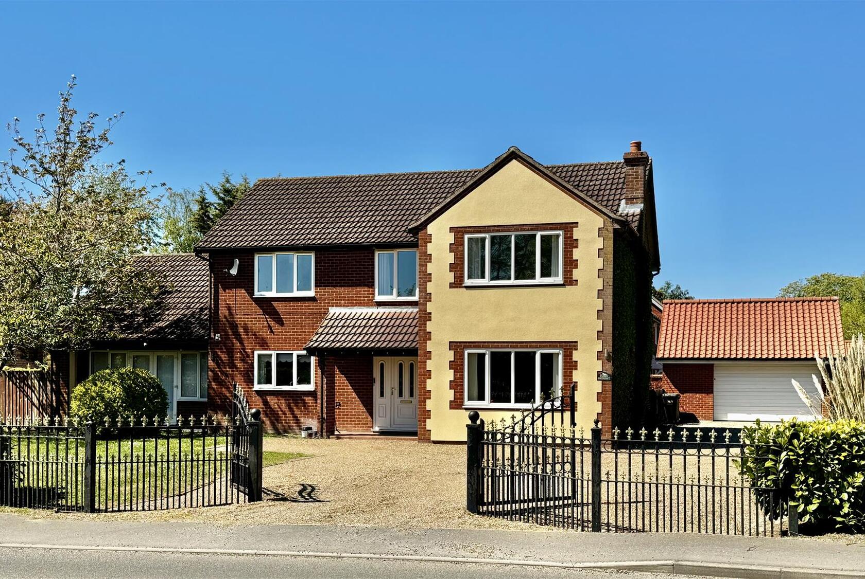 House Winfarthing Road in Diss