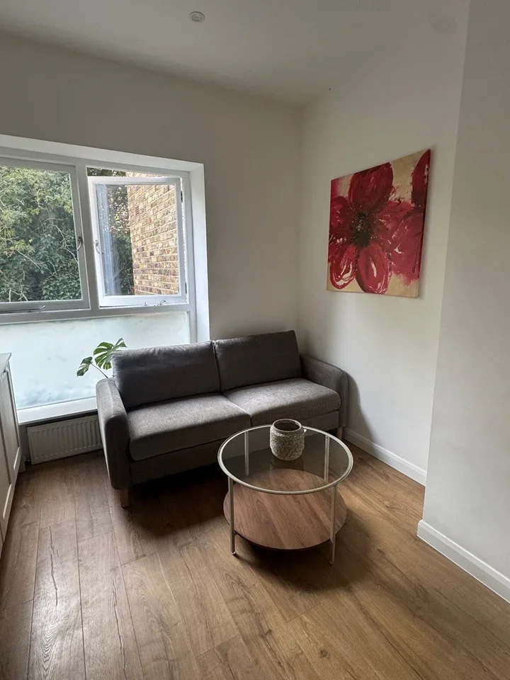 Flat Adelaide Grove in Greater London
