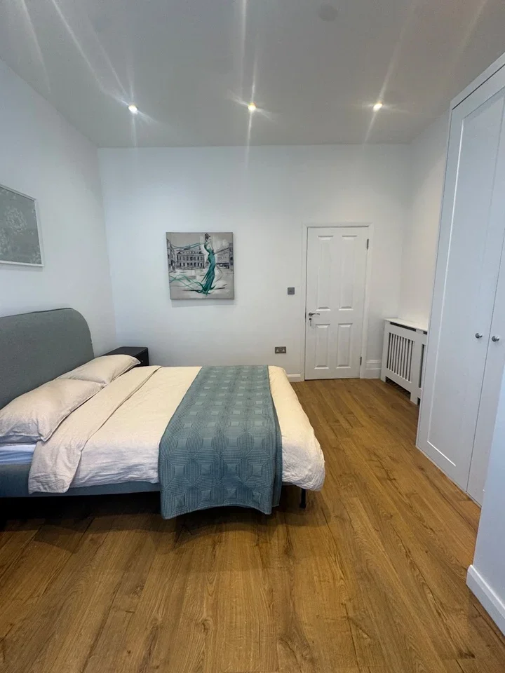 Flat Adelaide Grove in Greater London