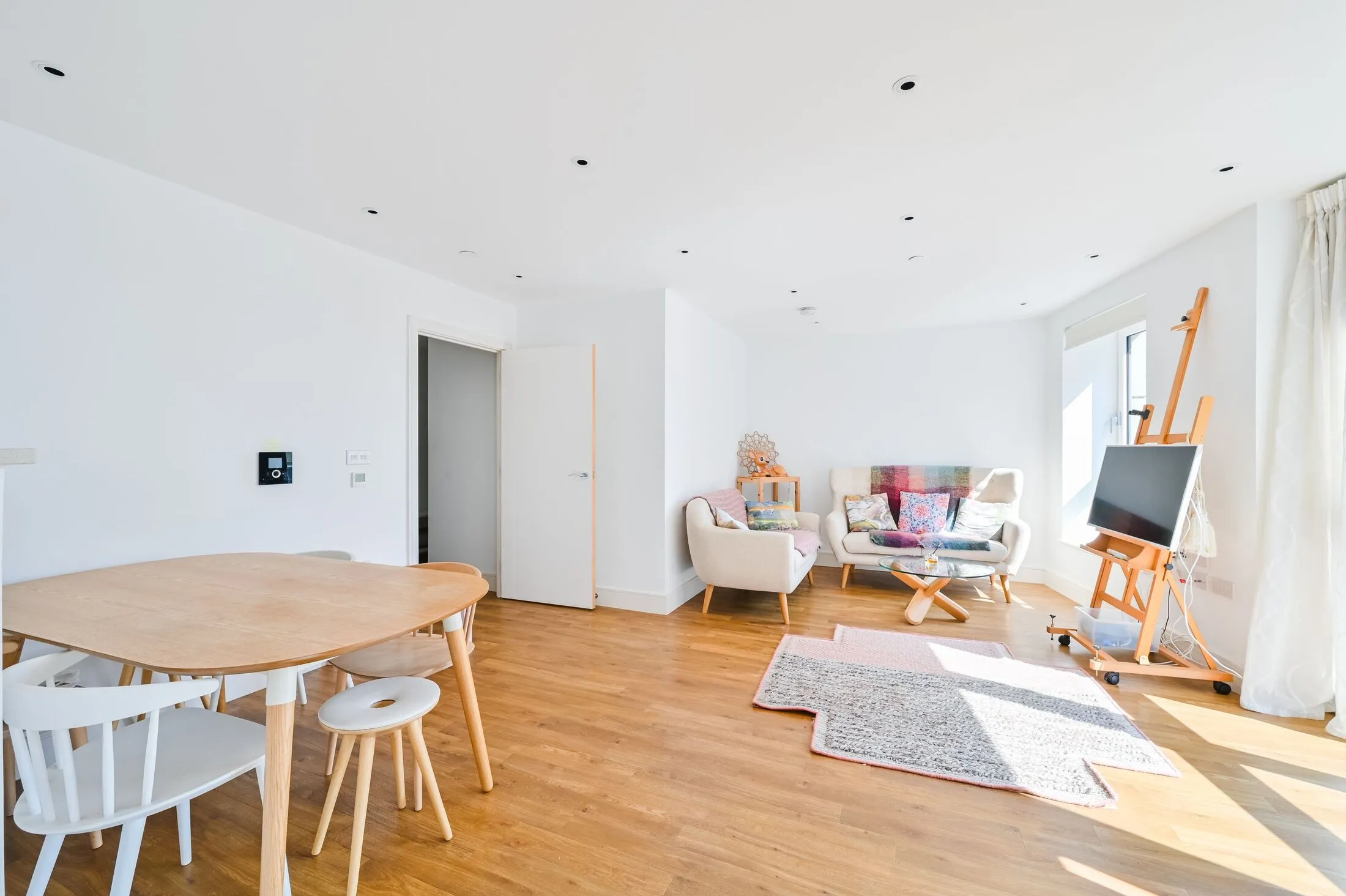 Flat Bryantwood Road in Greater London