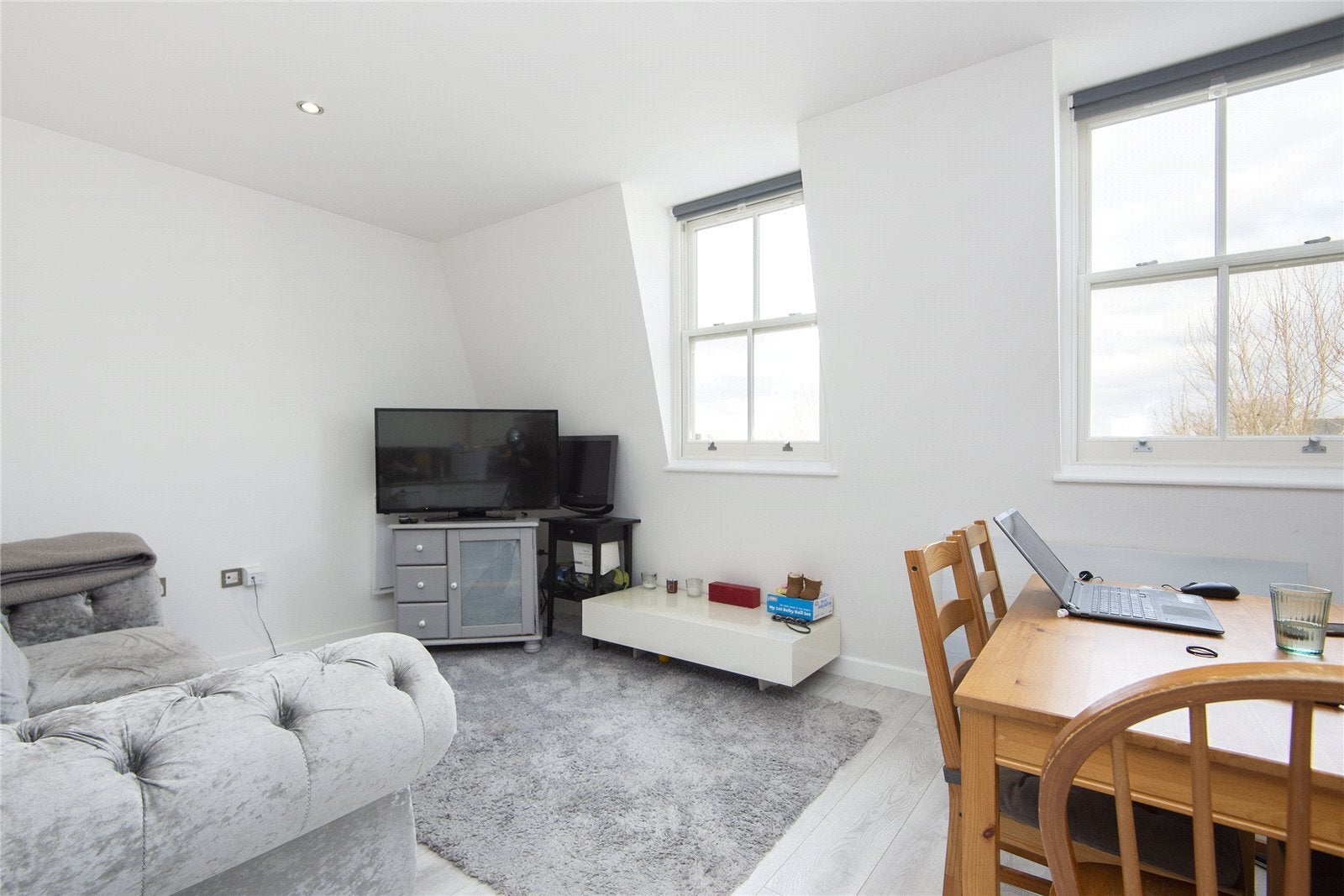 Flat Tiller Road in Greater London