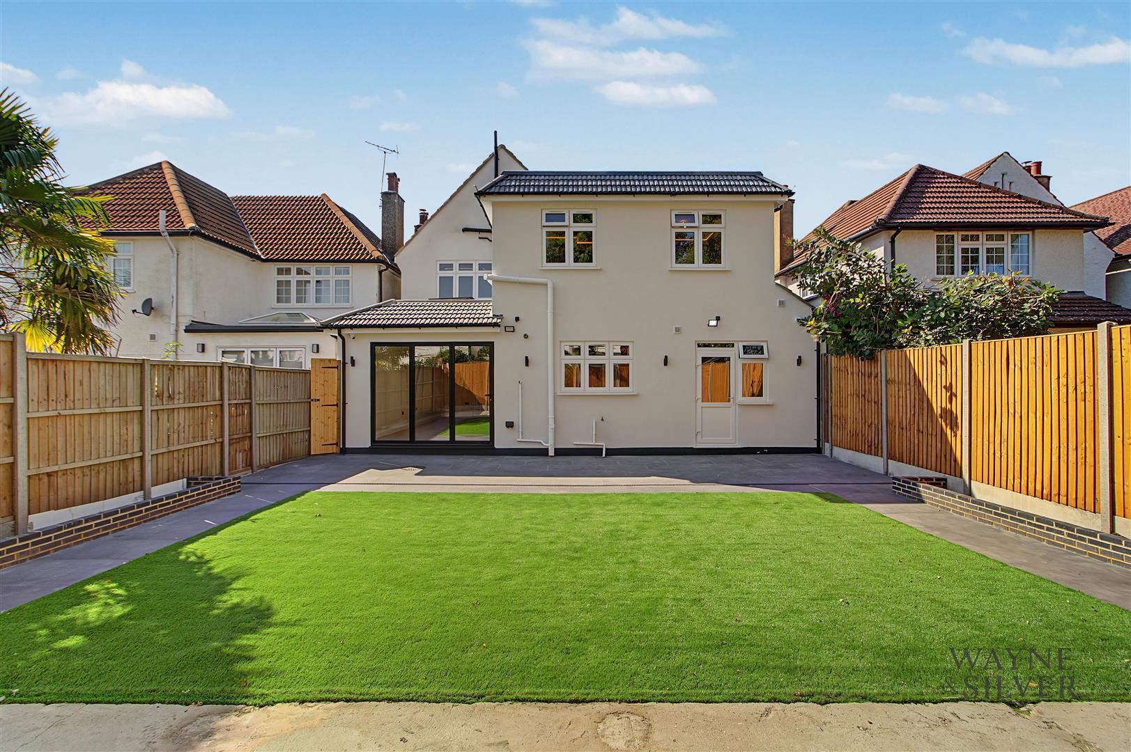 House Beech Walk in Greater London