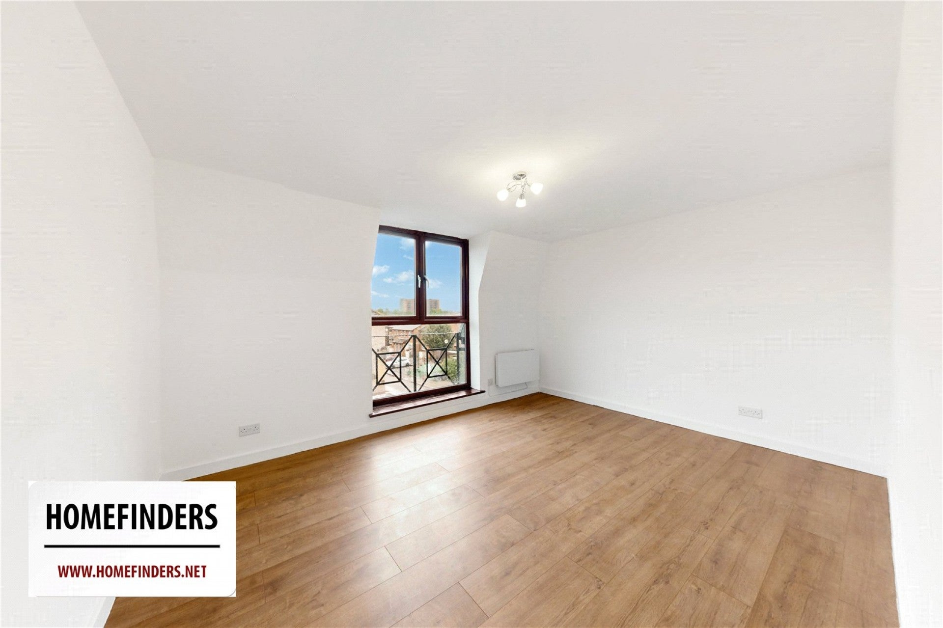 Flat Verbena Close in Greater London