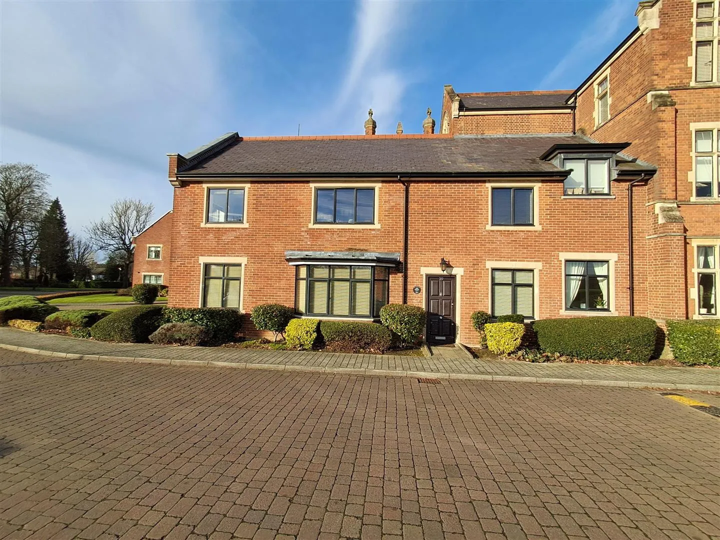 Flat Royal Connaught Drive in Hertsmere