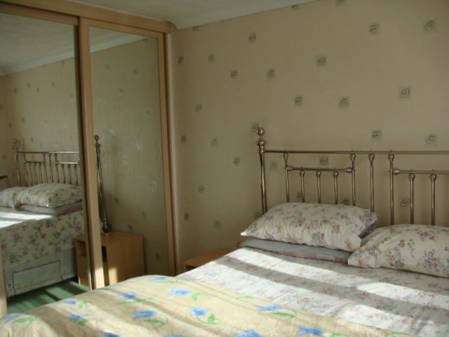 Room Arden Road in Crawley