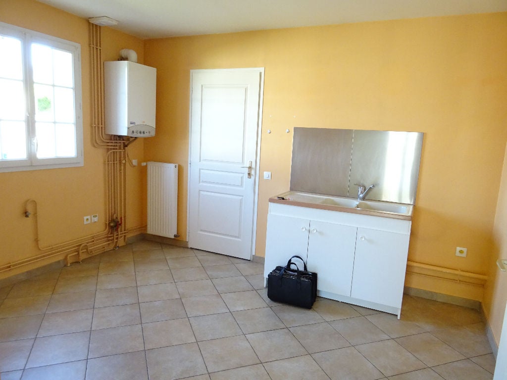 House Rue Jacques Brel in Gravigny