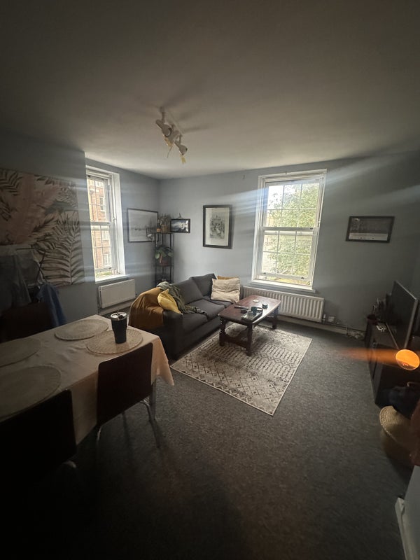 Room Kennings Way in Greater London