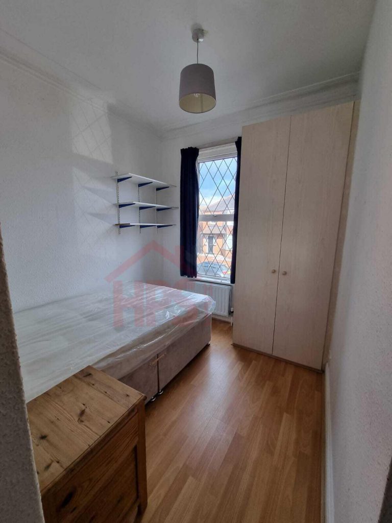 Flat Headingley Mount in Leeds