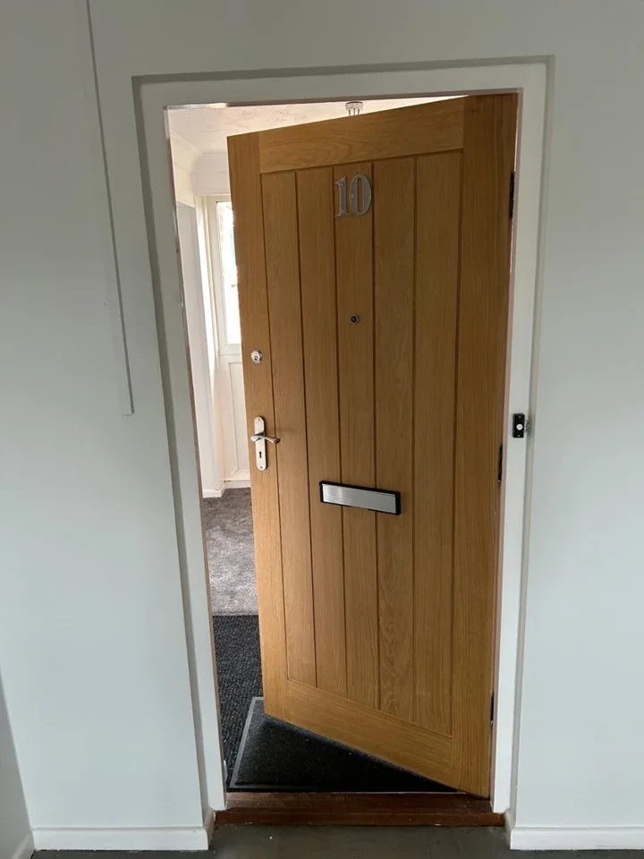 Flat Blandford Road in Upton
