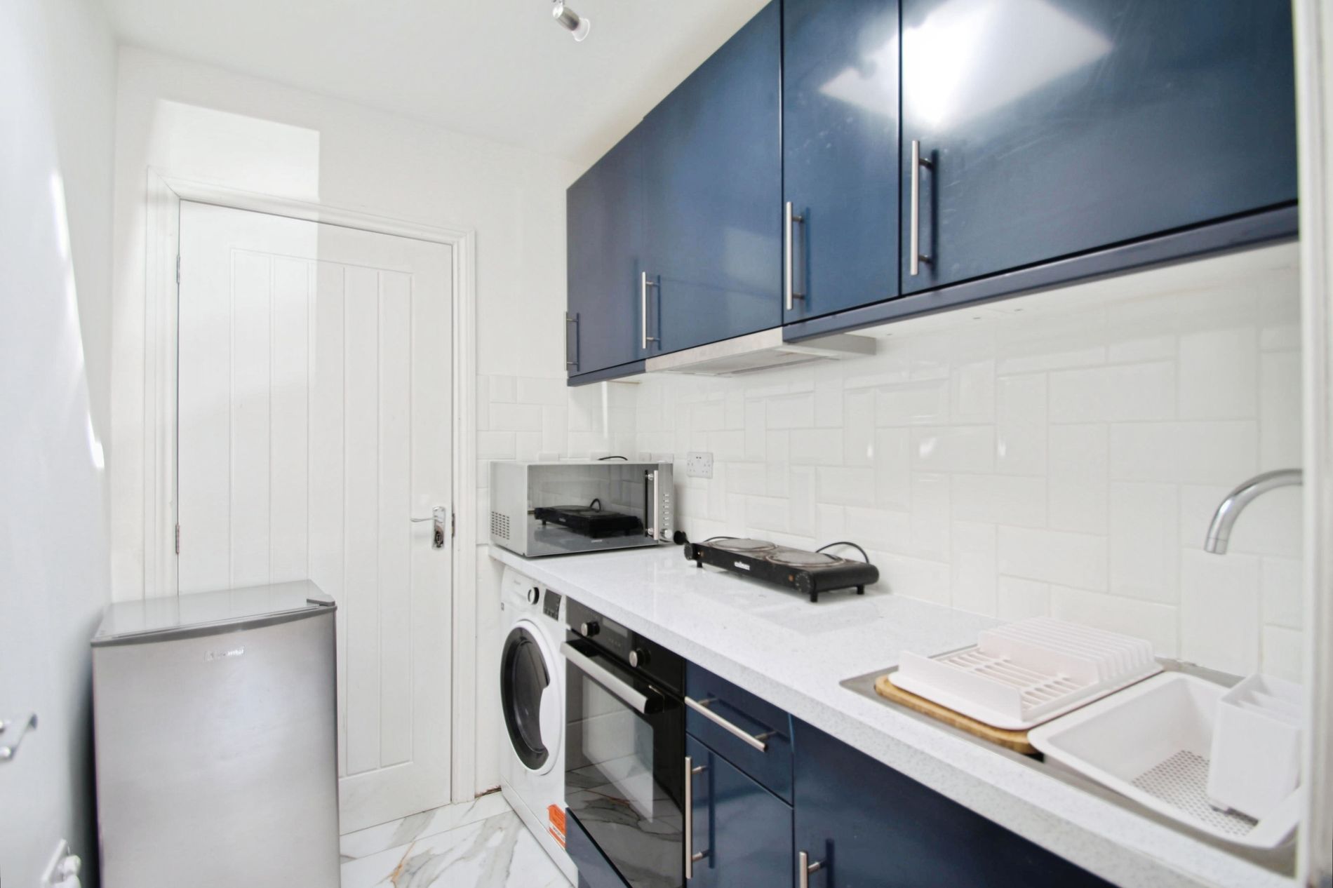 Flat Harvey Road in Greater London