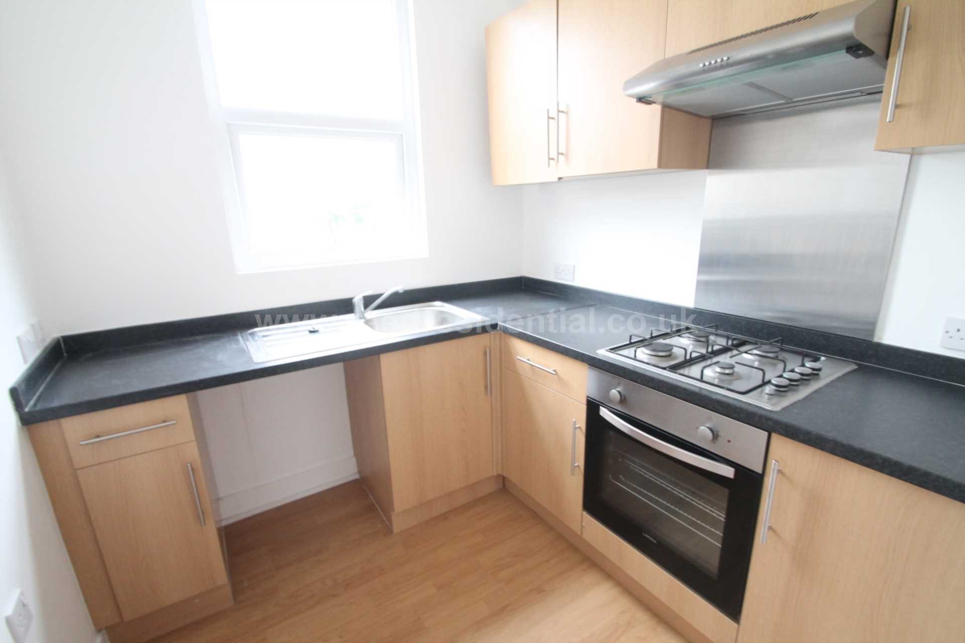 Flat Harcourt Avenue in Southend-on-Sea
