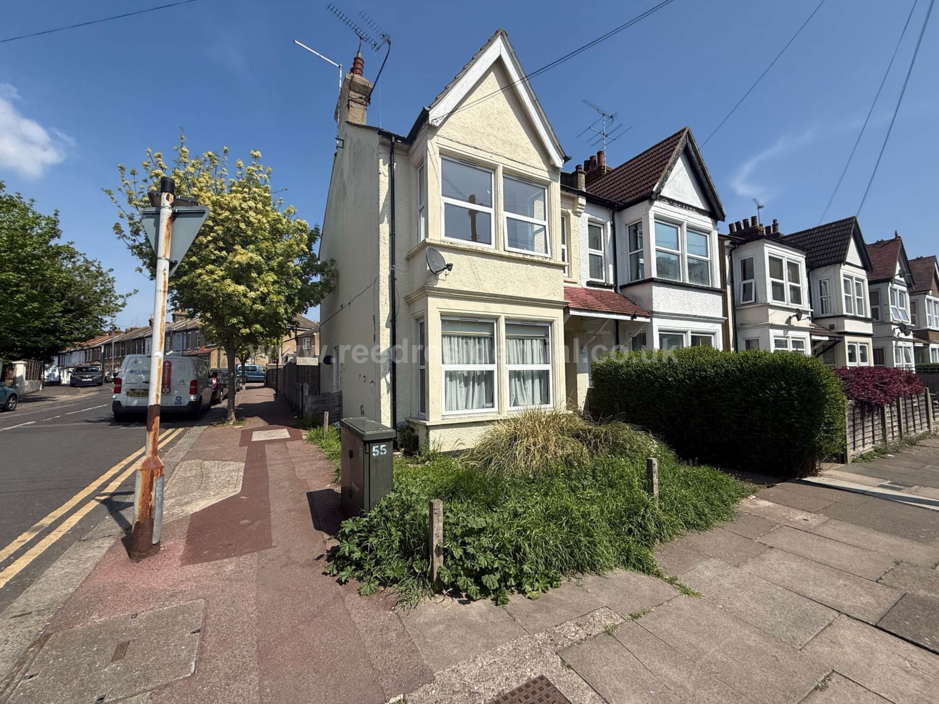 Flat Harcourt Avenue in Southend-on-Sea