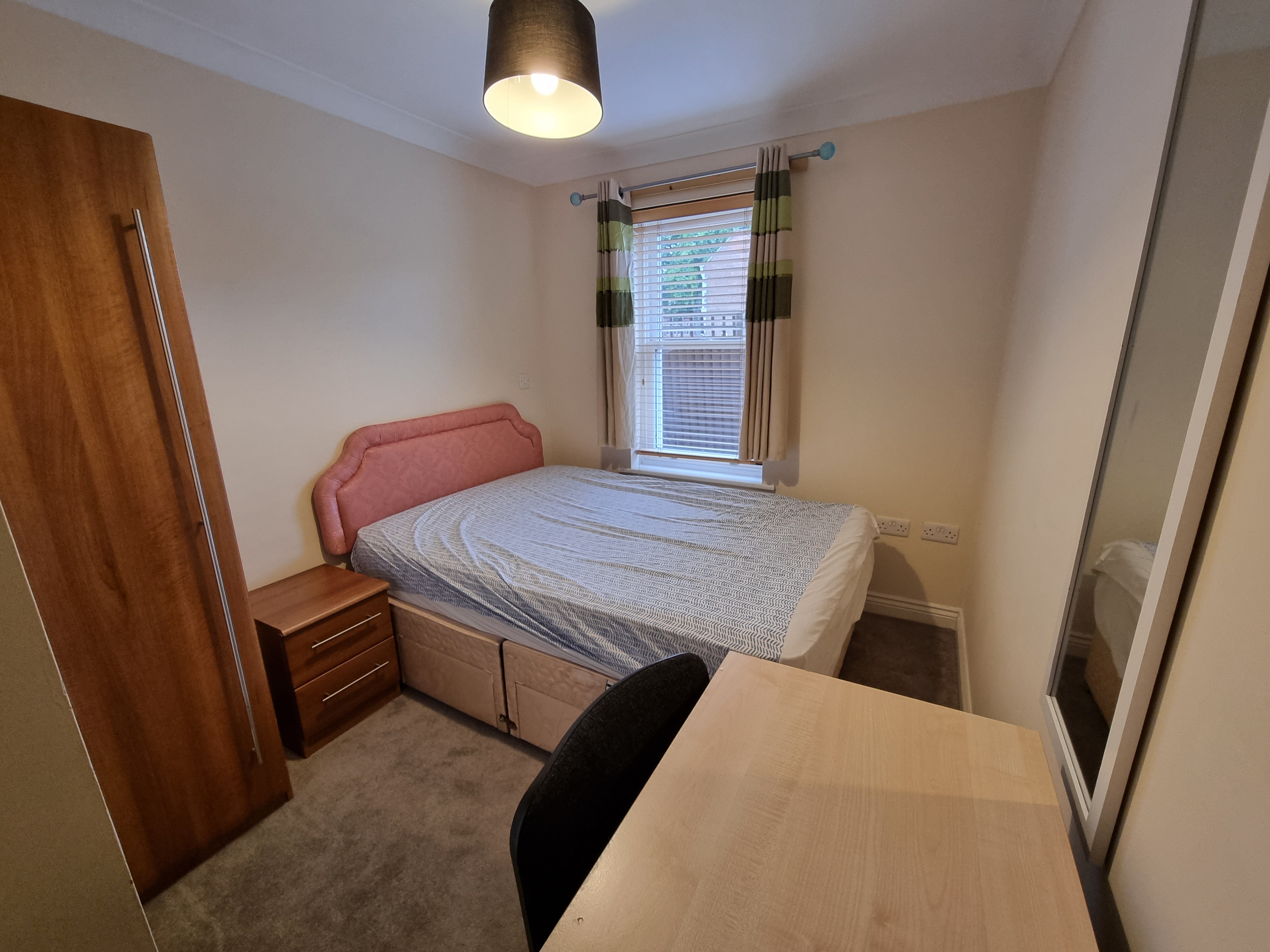 Flat Padmore Court in Leamington