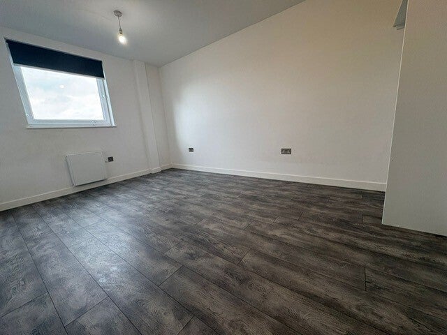 Flat Coventry Road in Birmingham