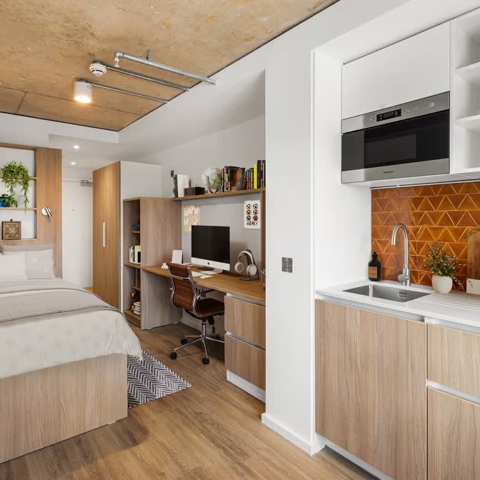 Room Olympic Way in Greater London