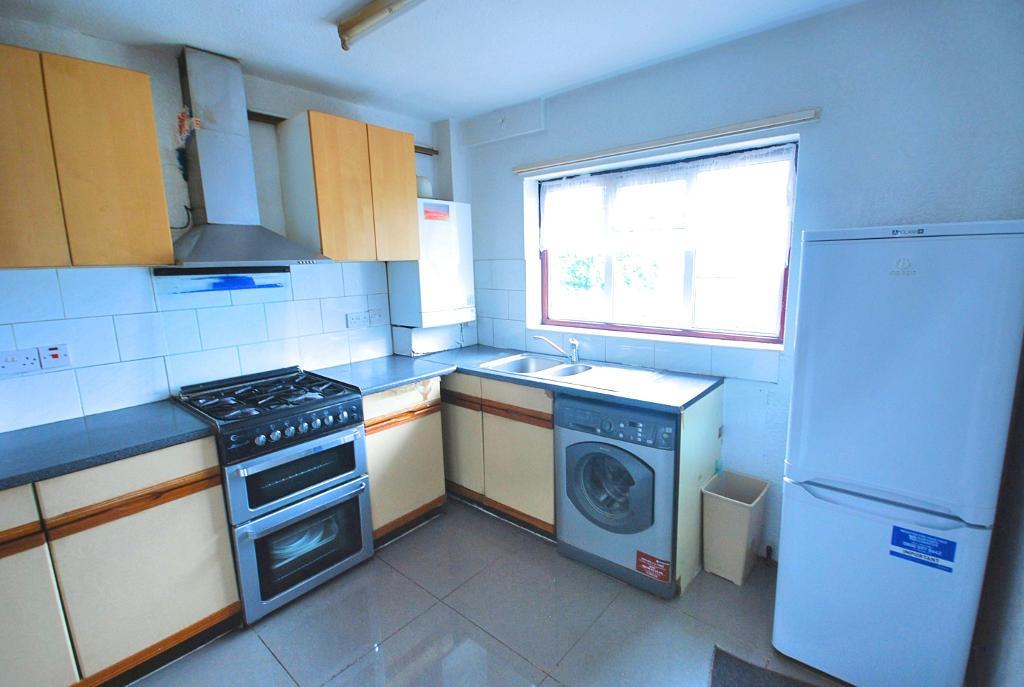 Flat Beresford Avenue in Greater London