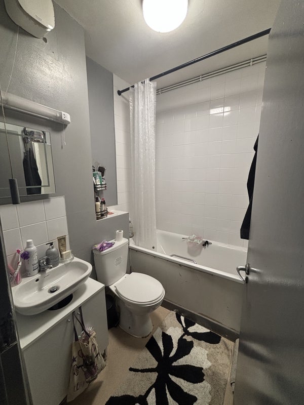 Flat Petherton Road in Greater London