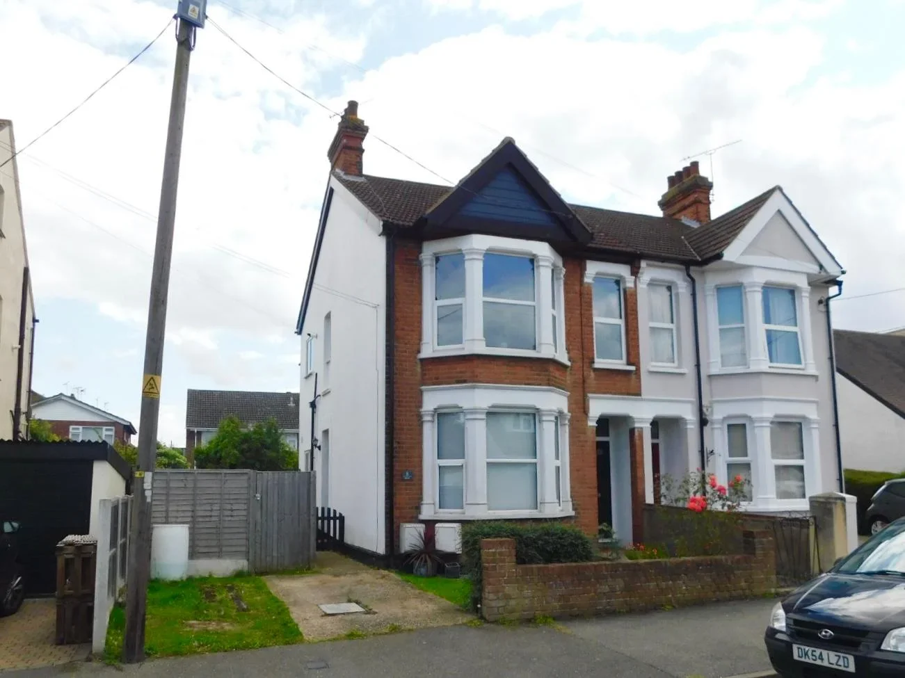 Flat Woodfield Road in Southend-on-Sea