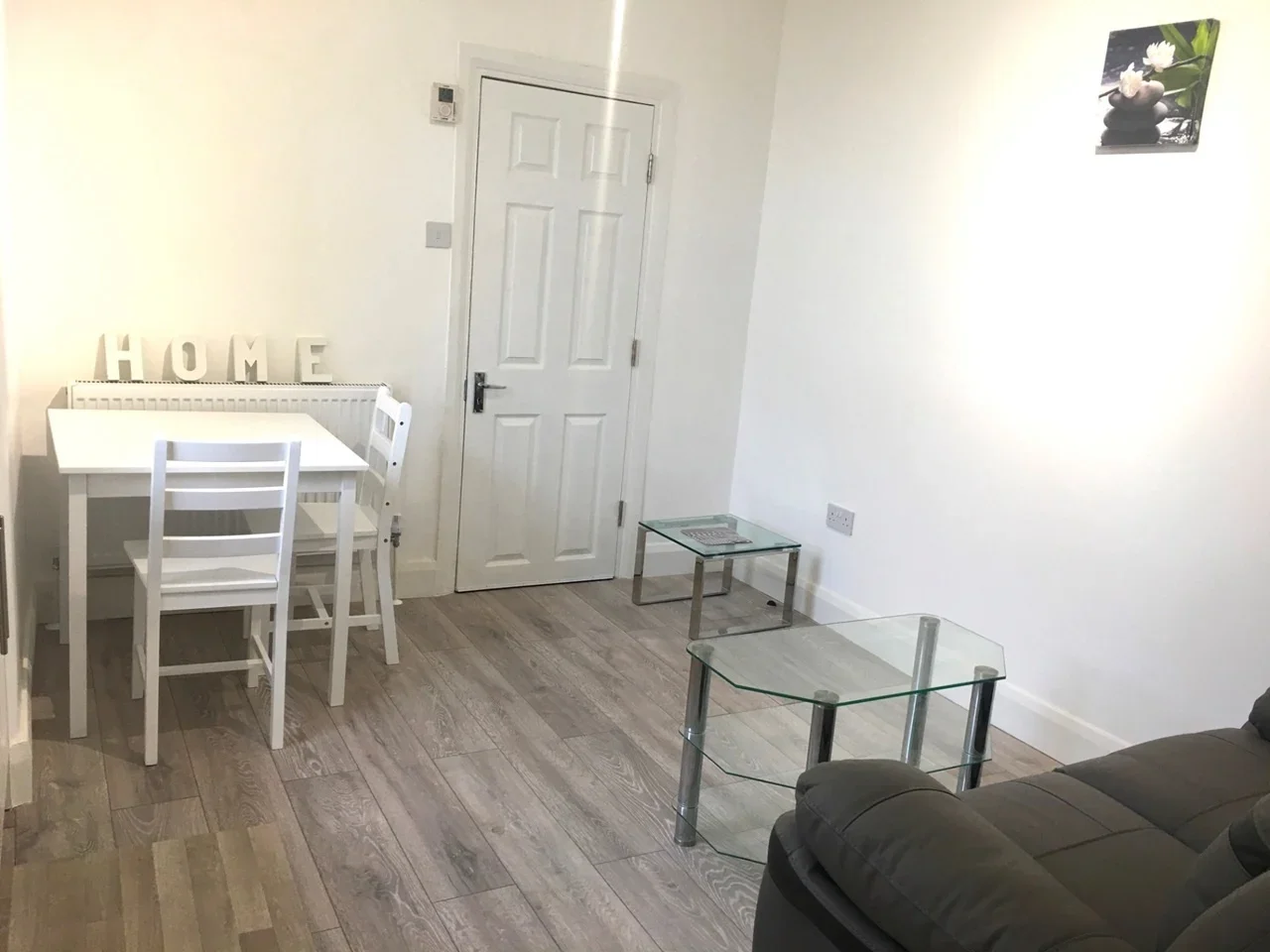 Flat Sedgwick Road in Greater London