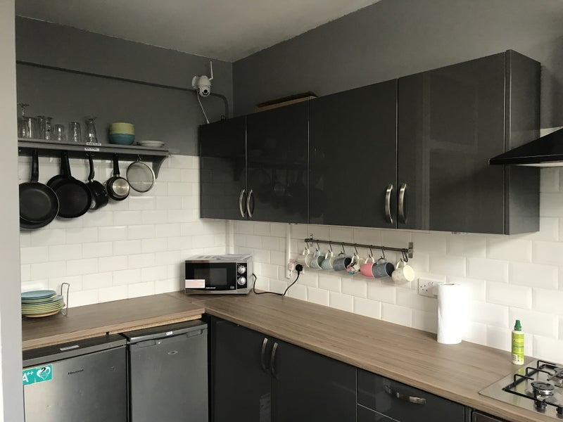 Room Bromley Road in Greater London