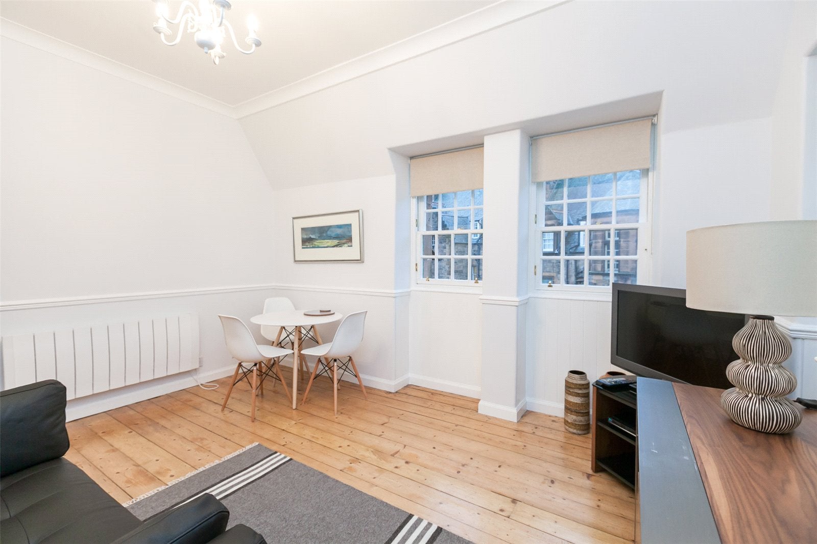 Flat Well Court in City of Edinburgh