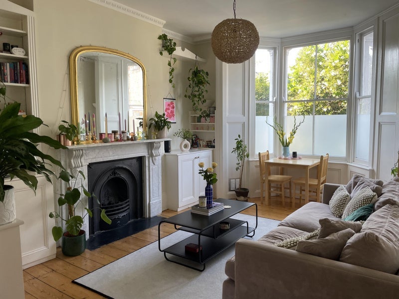 Room Prince of Wales Road in Greater London