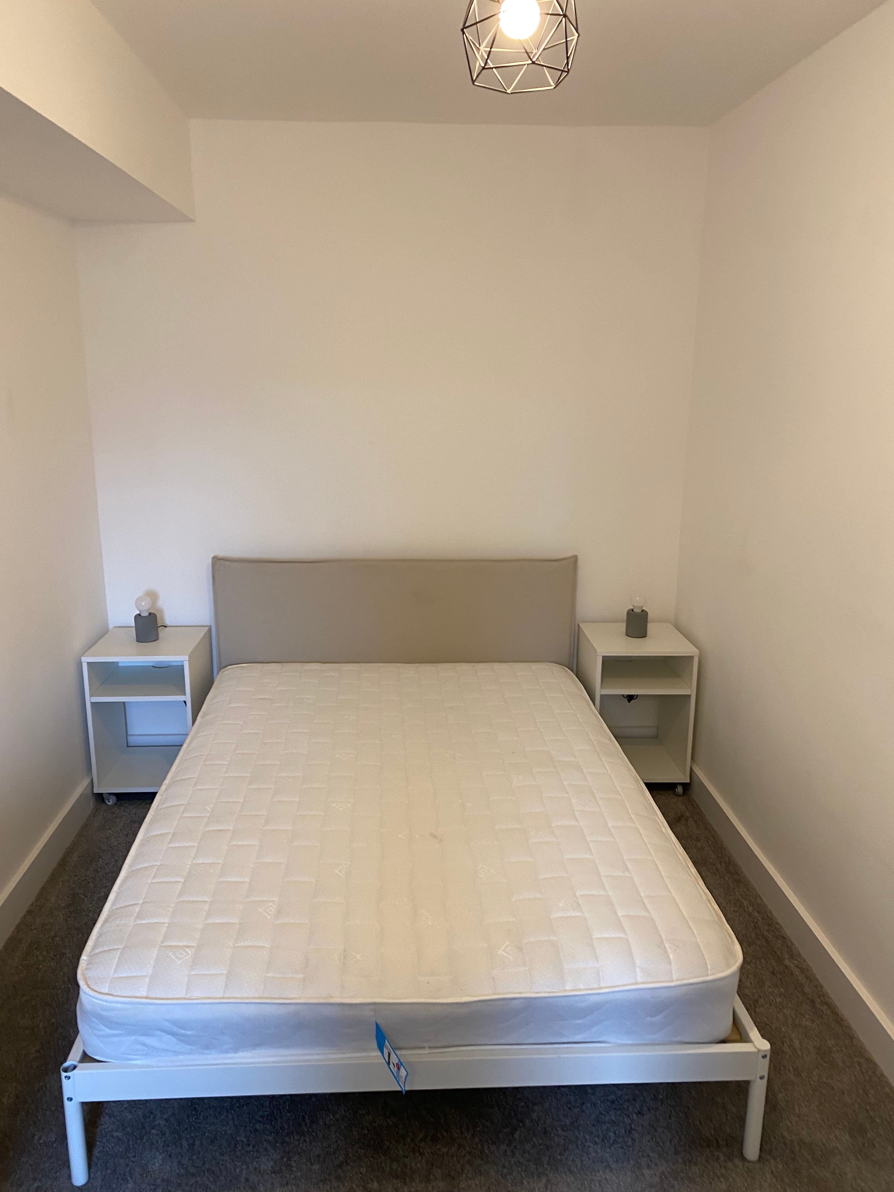 Flat Bath Road in Bristol