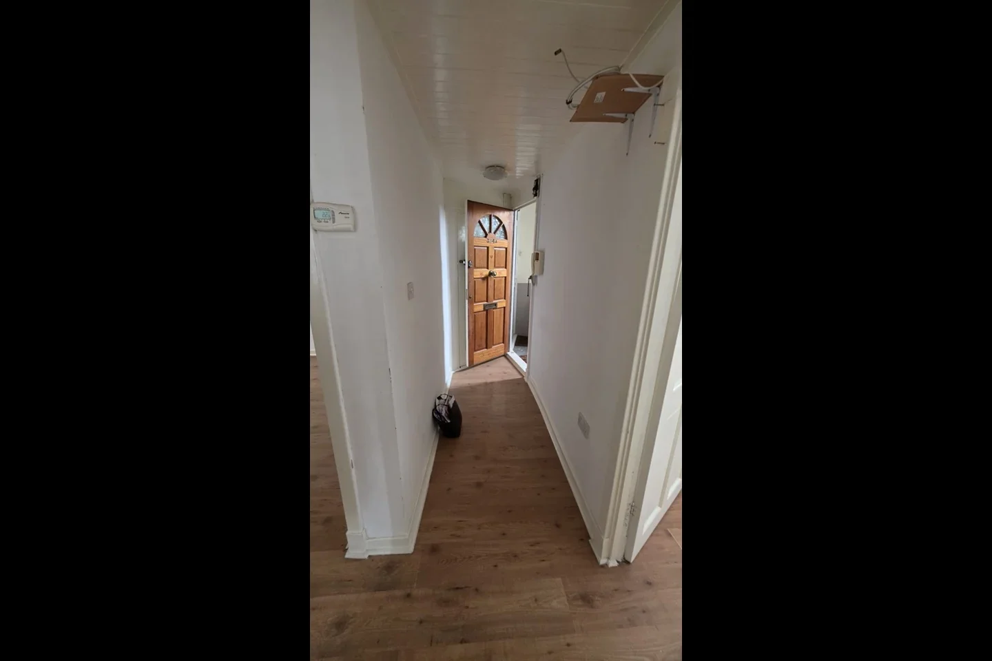 Flat Oxleay Road in Greater London