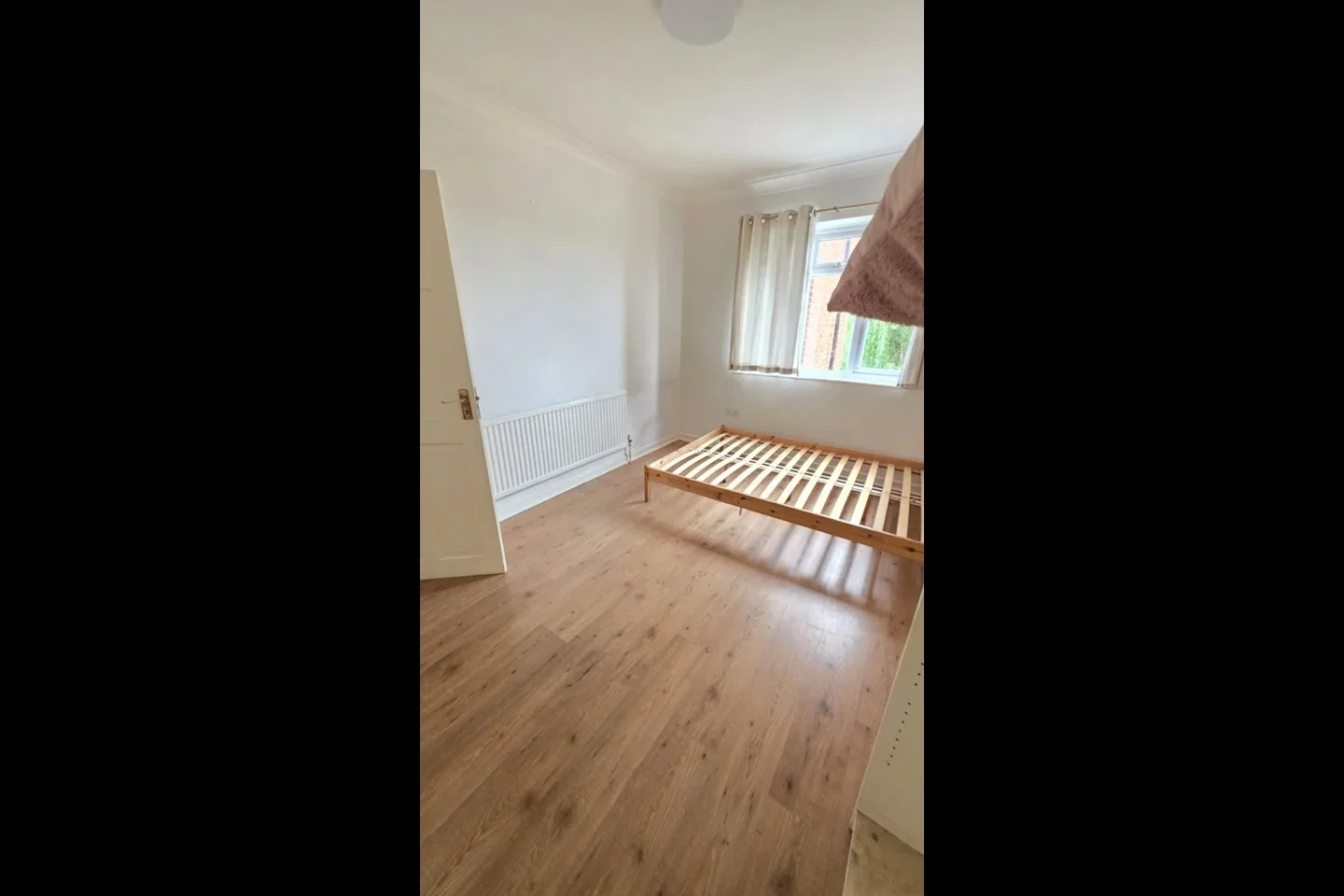 Flat Oxleay Road in Greater London