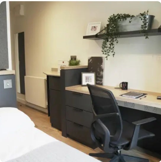 Flat Loampit Vale in Greater London