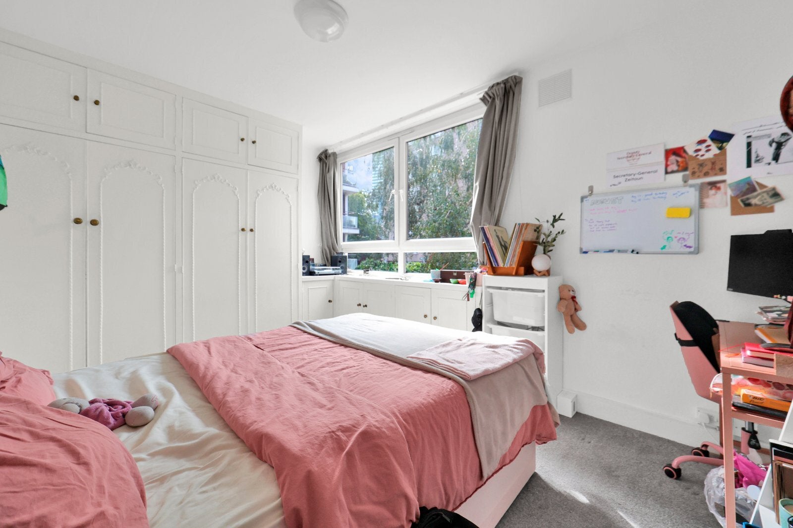 Flat Clarence Gardens in Greater London
