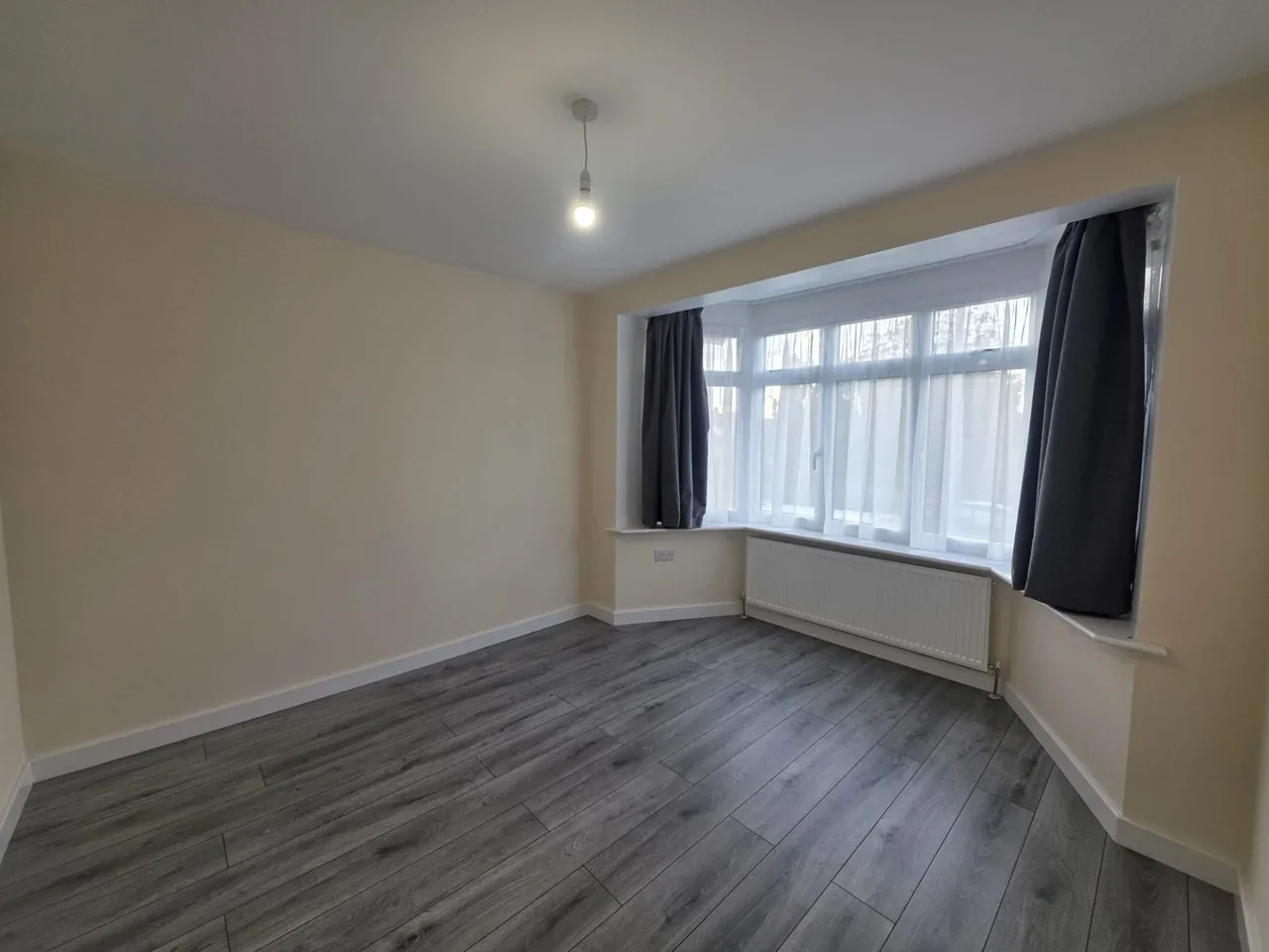 Flat North Circular Road in London