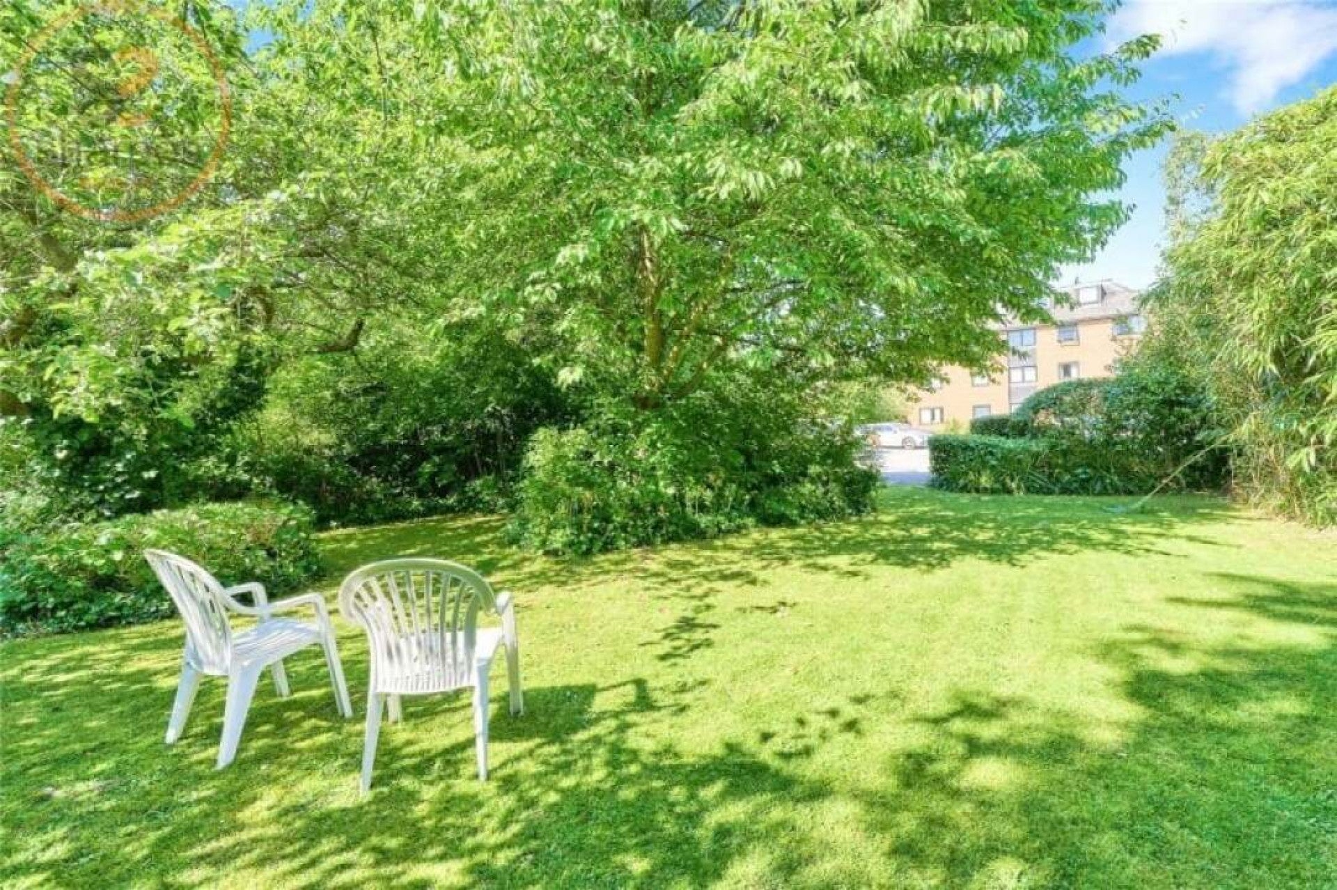 Flat Galsworthy Road in Greater London