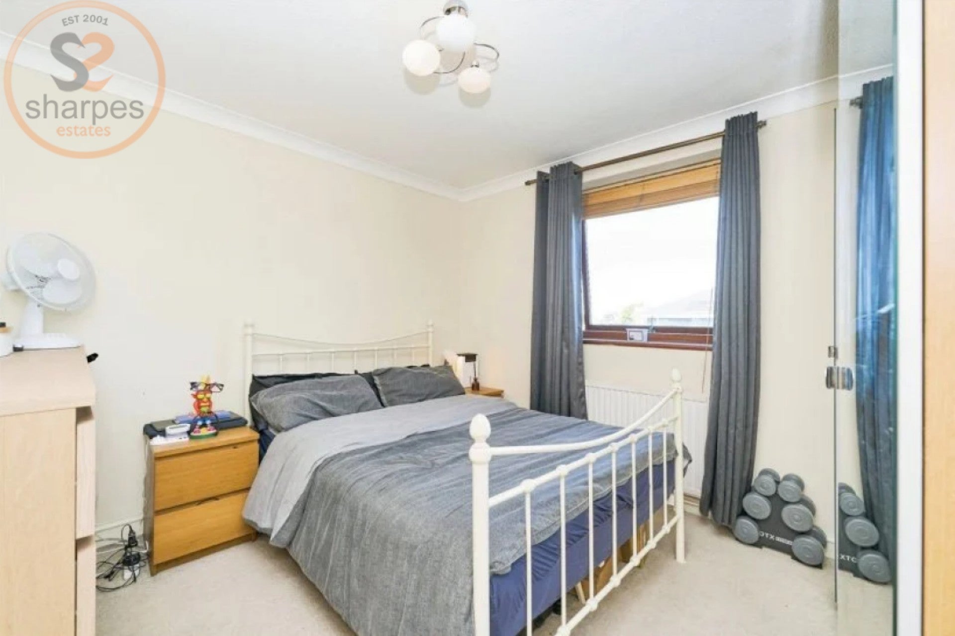 Flat Galsworthy Road in Greater London