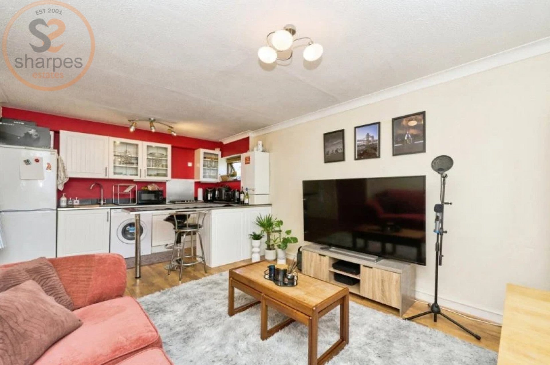 Flat Galsworthy Road in Greater London