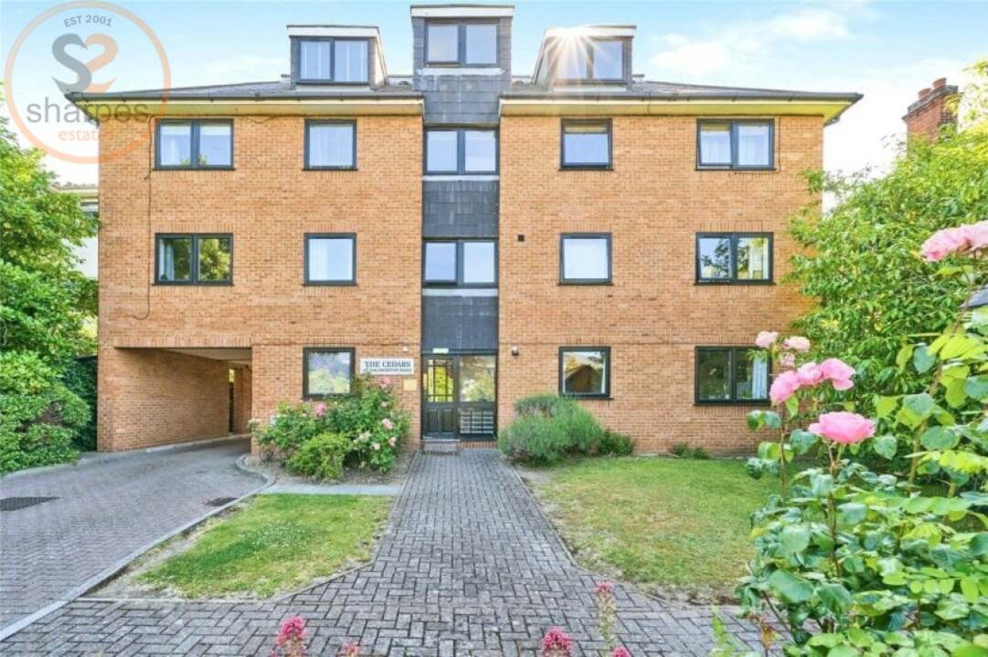 Flat Galsworthy Road in Greater London