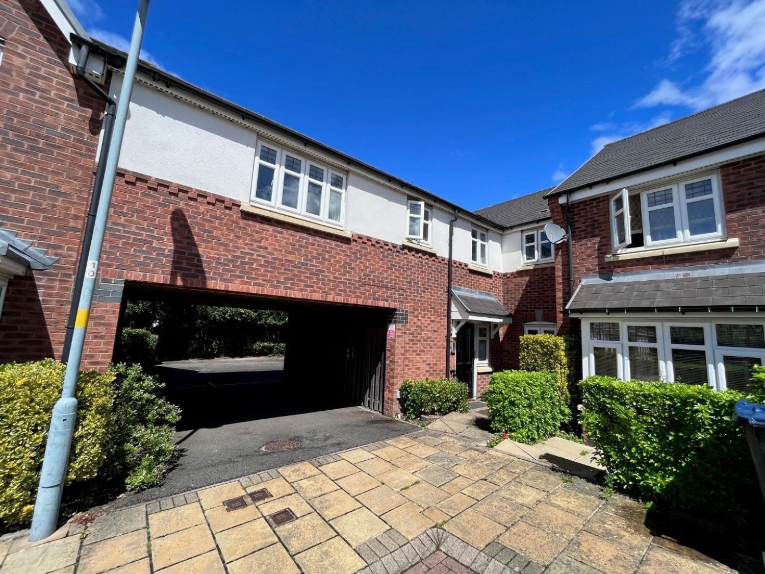 Flat Cardinal Close in Birmingham