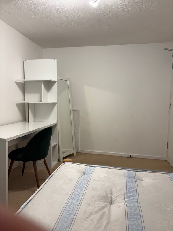 Room Puckleside in Basildon