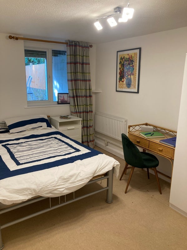 Room Puckleside in Basildon
